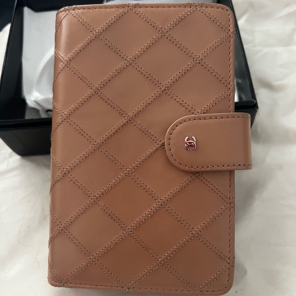 Chanel bifold wallet beige authentic